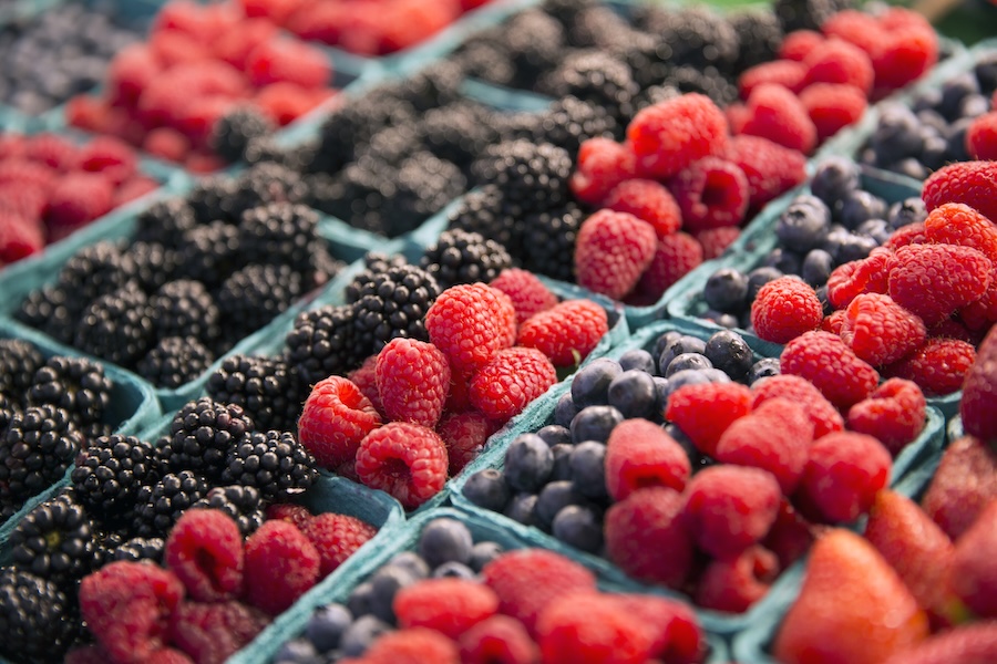 fresh berries at seattle farmers market for smile friendly foods for dental health